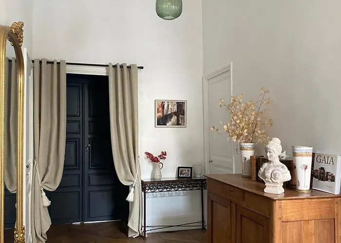 La D Olympe D Hotes Au Coeur De La Cite Historique 3* מונטובן